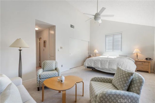 18319 Collins 7, Tarzana, CA 91356