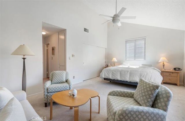 18319 Collins 7, Tarzana, CA 91356