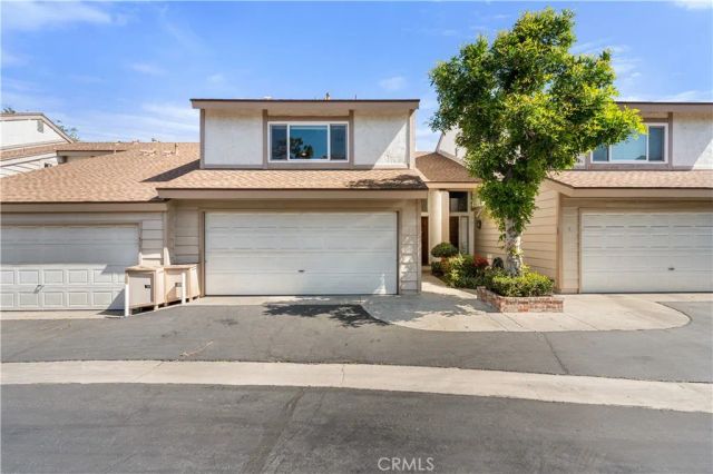 18319 Collins 7, Tarzana, CA 91356