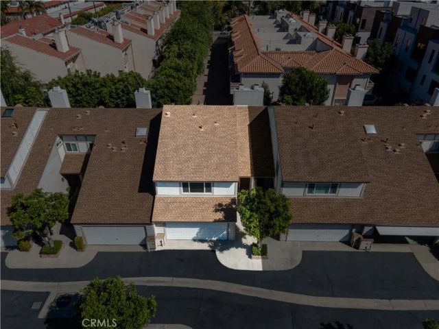 18319 Collins 7, Tarzana, CA 91356