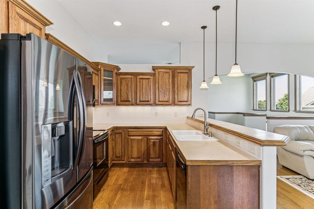 255 S Jamestown Cir, Andover, KS 67002