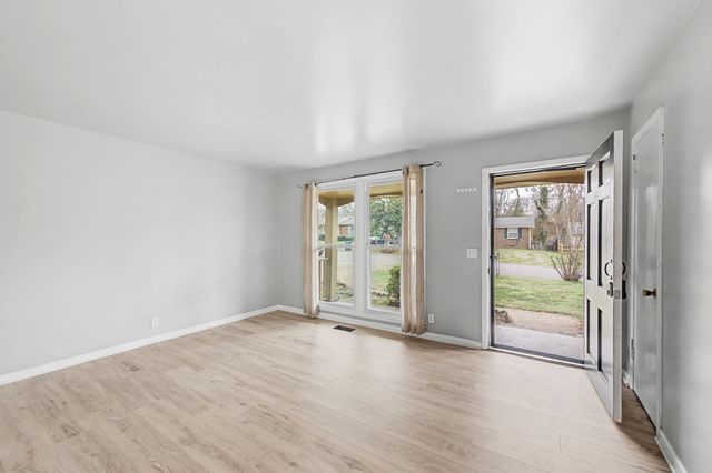 551 Bellevue Rd, N, Nashville, TN 37221