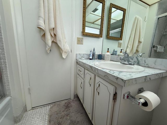 3001 NW 46th Avenue 204, Lauderdale Lakes, FL 33313