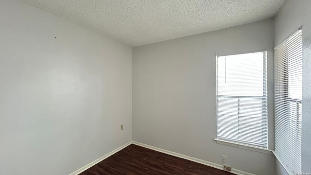 9633 IVY BEND ST, San Antonio, TX 78250