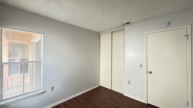 9633 IVY BEND ST, San Antonio, TX 78250
