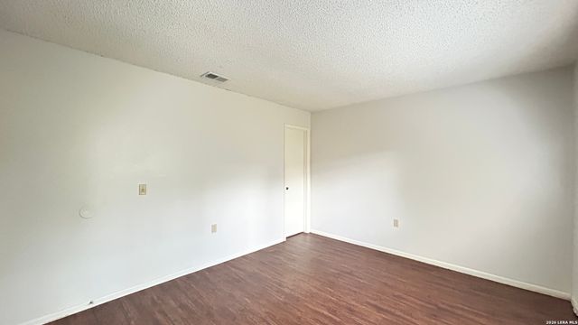 9633 IVY BEND ST, San Antonio, TX 78250