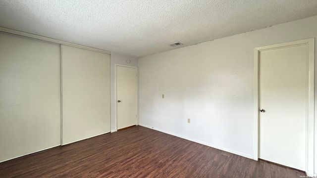 9633 IVY BEND ST, San Antonio, TX 78250