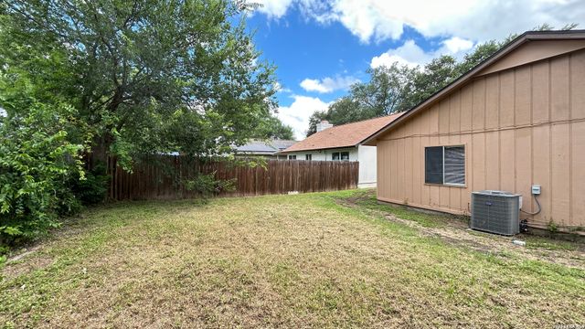 9633 IVY BEND ST, San Antonio, TX 78250