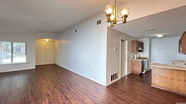 9633 IVY BEND ST, San Antonio, TX 78250