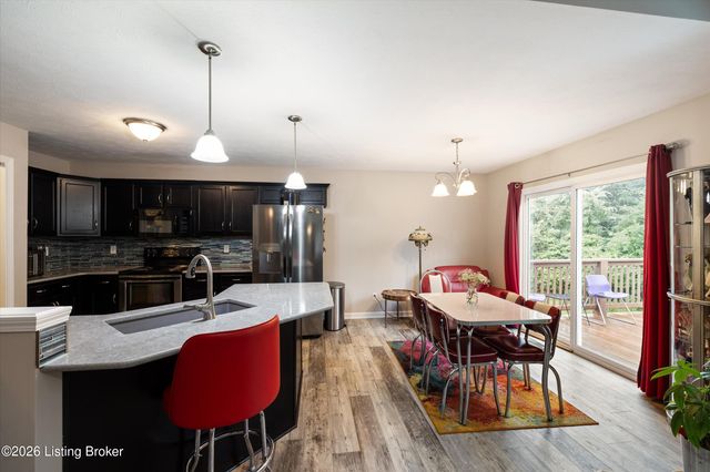 11400 Pebble Trace, Louisville, KY 40229