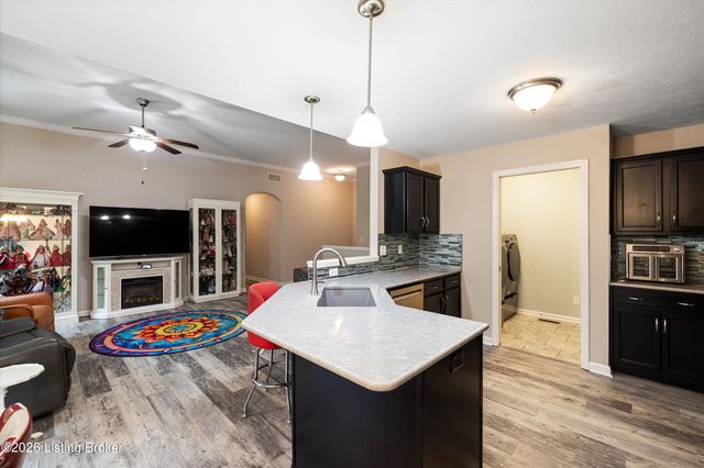 11400 Pebble Trace, Louisville, KY 40229