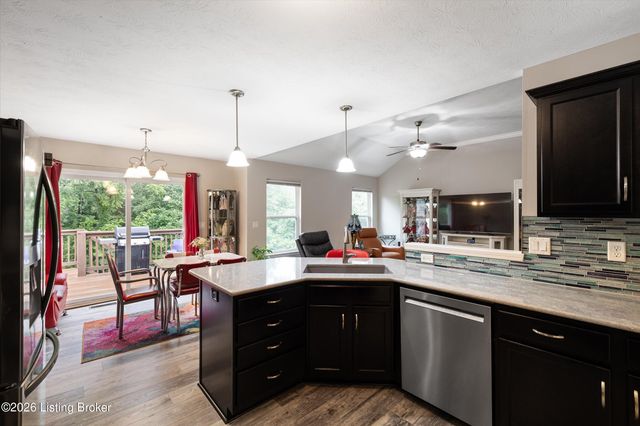 11400 Pebble Trace, Louisville, KY 40229