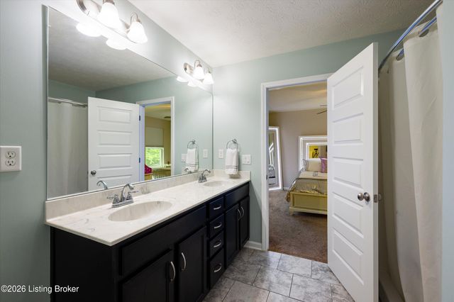 11400 Pebble Trace, Louisville, KY 40229