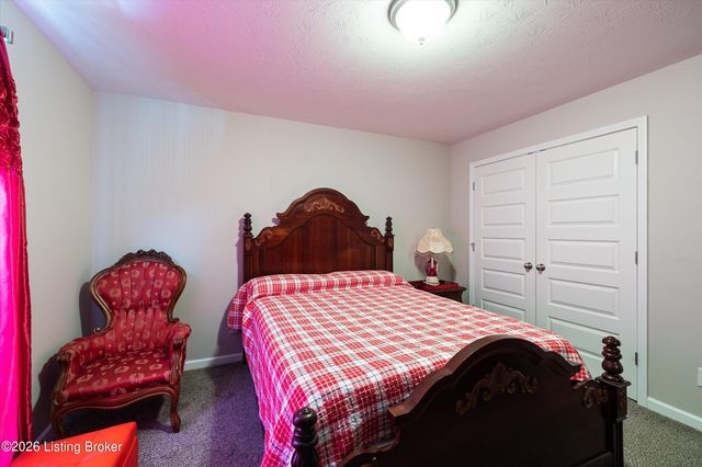 11400 Pebble Trace, Louisville, KY 40229