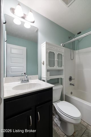 11400 Pebble Trace, Louisville, KY 40229