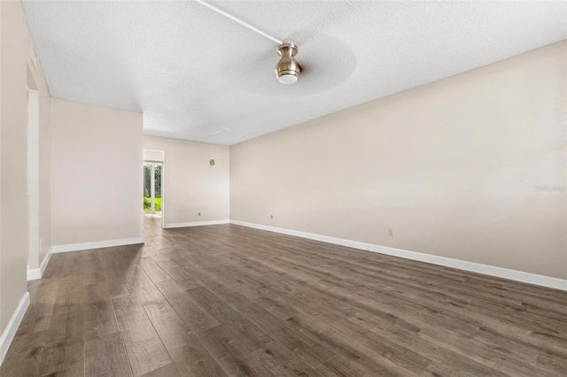 4915 BAY STREET NE 123, St Petersburg, FL 33703