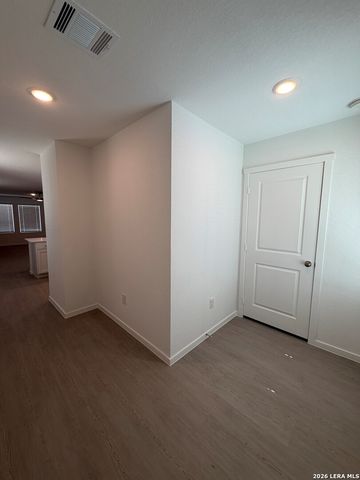 534 Layne Overlook, San Antonio, TX 78253