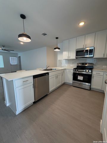 534 Layne Overlook, San Antonio, TX 78253