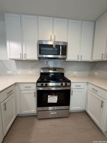 534 Layne Overlook, San Antonio, TX 78253