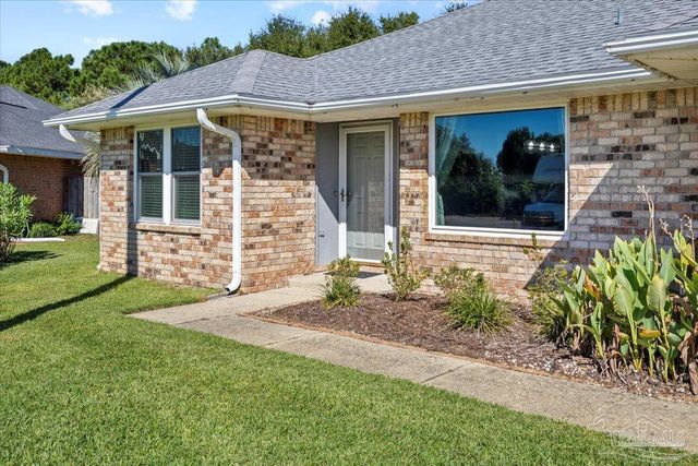 1554 Sandcliff Dr, Pensacola, FL 32507