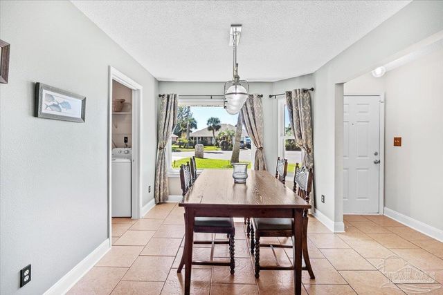 1554 Sandcliff Dr, Pensacola, FL 32507