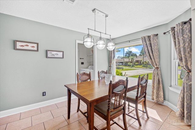 1554 Sandcliff Dr, Pensacola, FL 32507