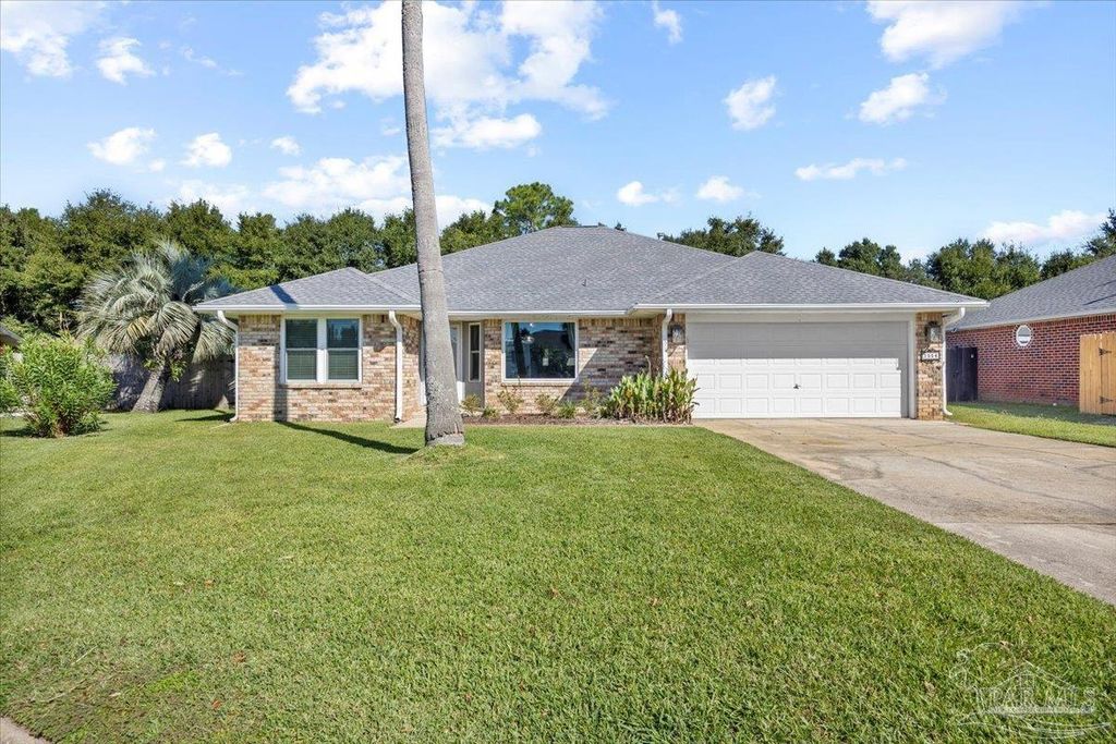 1554 Sandcliff Dr, Pensacola, FL 32507