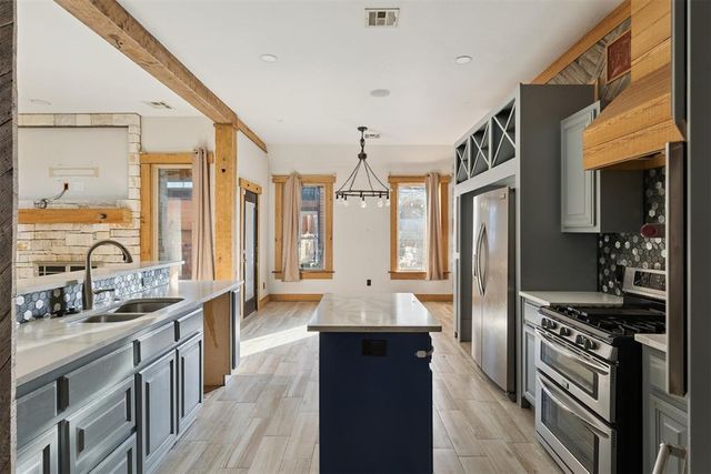 1100 Bryan Drive, Moore, OK 73160