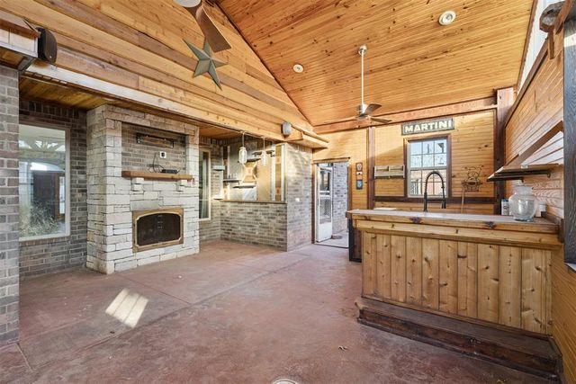 1100 Bryan Drive, Moore, OK 73160