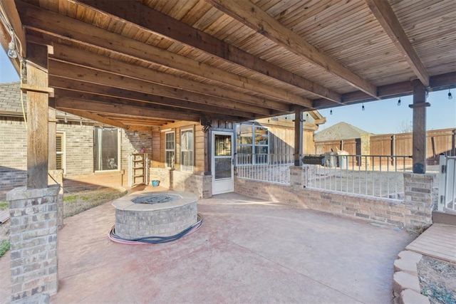 1100 Bryan Drive, Moore, OK 73160