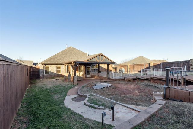 1100 Bryan Drive, Moore, OK 73160