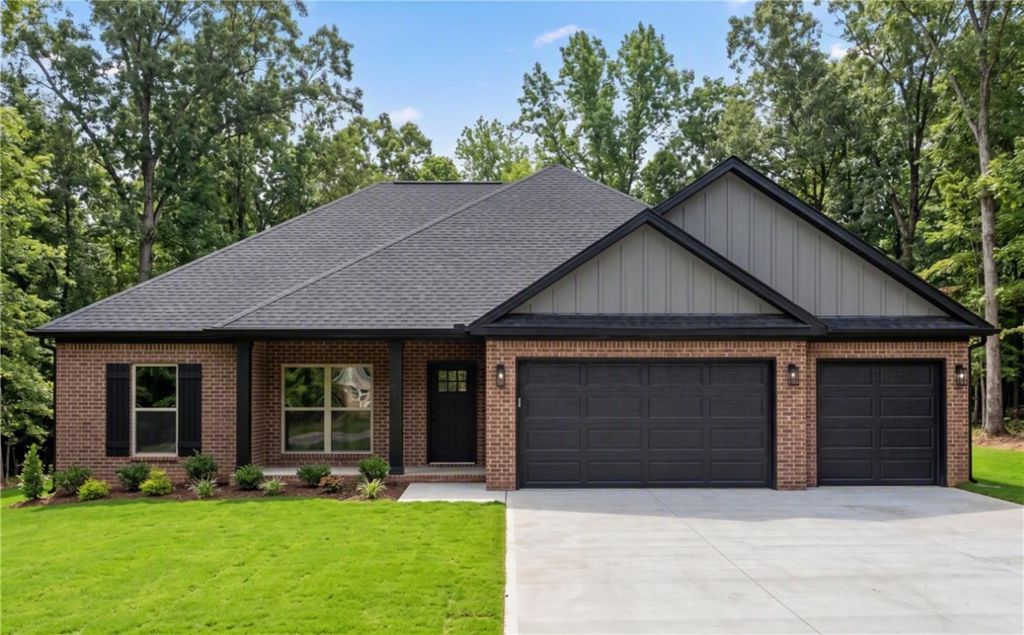 12 Banff Lane, Bella Vista, AR 72715