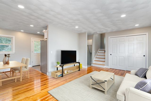 19 Nichols Lane, Westerly, RI 02891