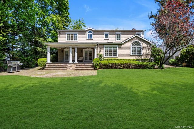 111 Palmyra Avenue, Woodmere, NY 11598