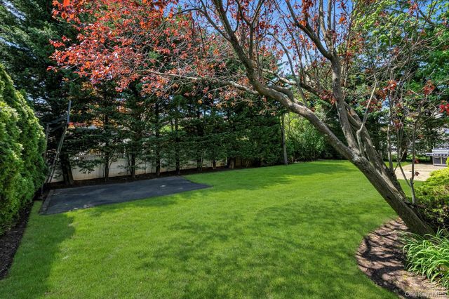 111 Palmyra Avenue, Woodmere, NY 11598