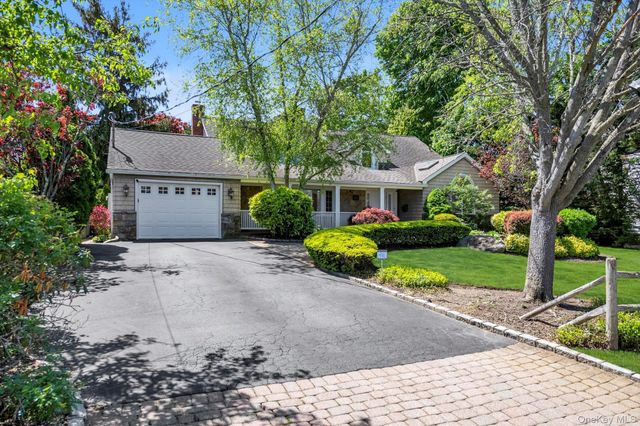 111 Palmyra Avenue, Woodmere, NY 11598