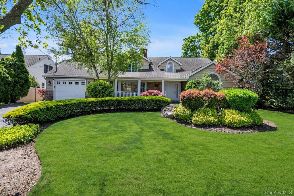 111 Palmyra Avenue, Woodmere, NY 11598