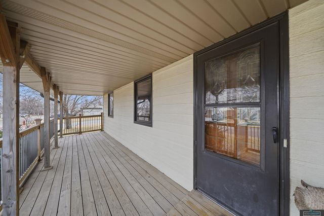 341 Elk Creek Road, Malcolm, NE 68402