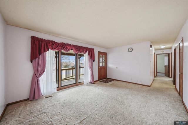 341 Elk Creek Road, Malcolm, NE 68402