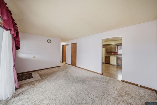 341 Elk Creek Road, Malcolm, NE 68402