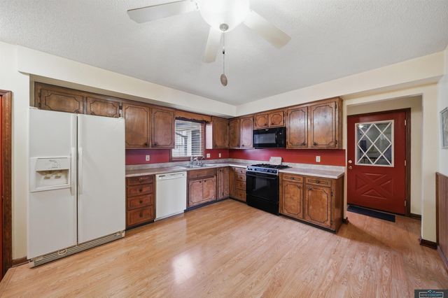 341 Elk Creek Road, Malcolm, NE 68402