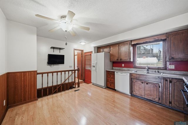 341 Elk Creek Road, Malcolm, NE 68402