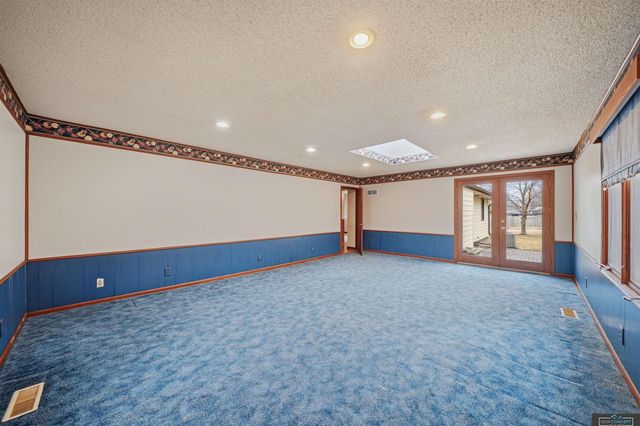 341 Elk Creek Road, Malcolm, NE 68402