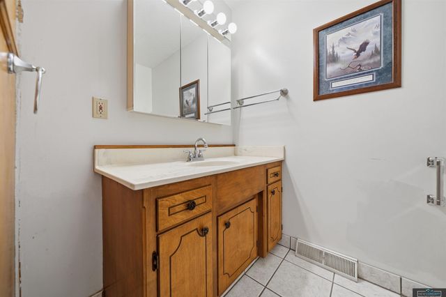 341 Elk Creek Road, Malcolm, NE 68402