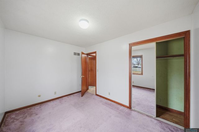 341 Elk Creek Road, Malcolm, NE 68402