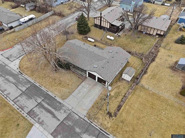 341 Elk Creek Road, Malcolm, NE 68402