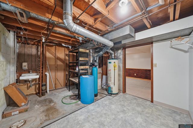 341 Elk Creek Road, Malcolm, NE 68402