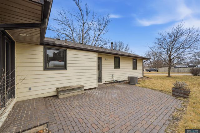 341 Elk Creek Road, Malcolm, NE 68402
