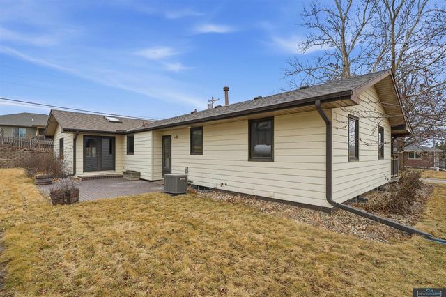 341 Elk Creek Road, Malcolm, NE 68402