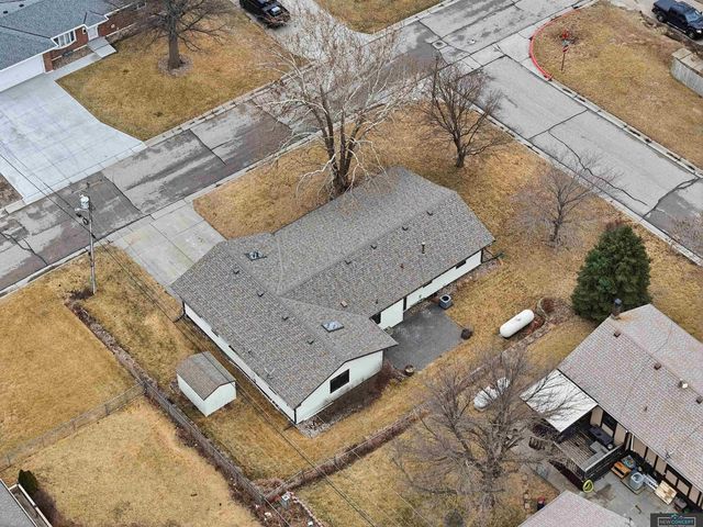 341 Elk Creek Road, Malcolm, NE 68402